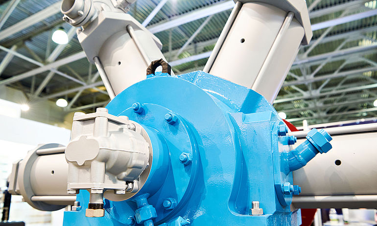 5-compressors Detail view compressor with blue housing