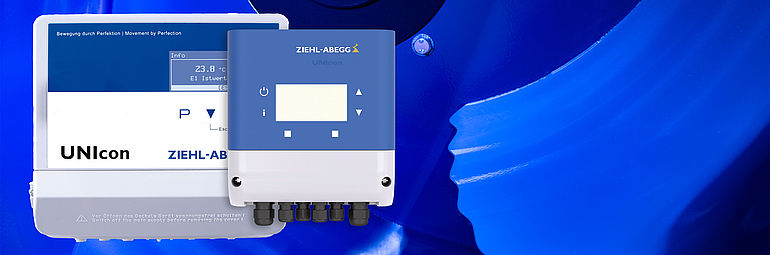 Regelgeräte neben Ventilatorflügeln
