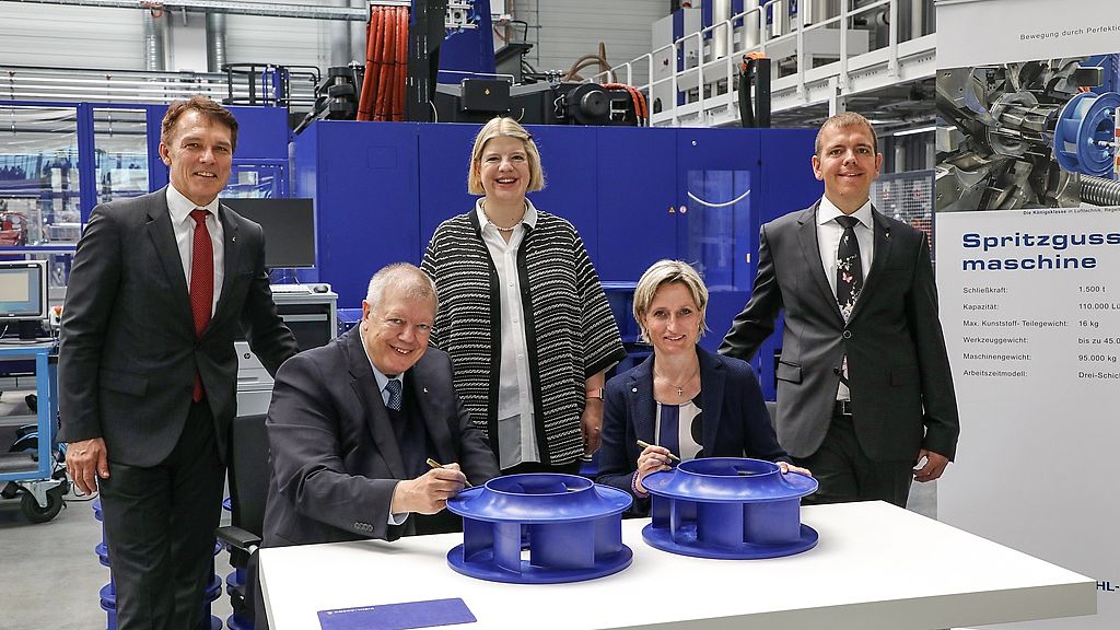 ZIEHL-ABEGG signing the new Cpro-fans ZIEHL-ABEGG signing the new Cpro-fans