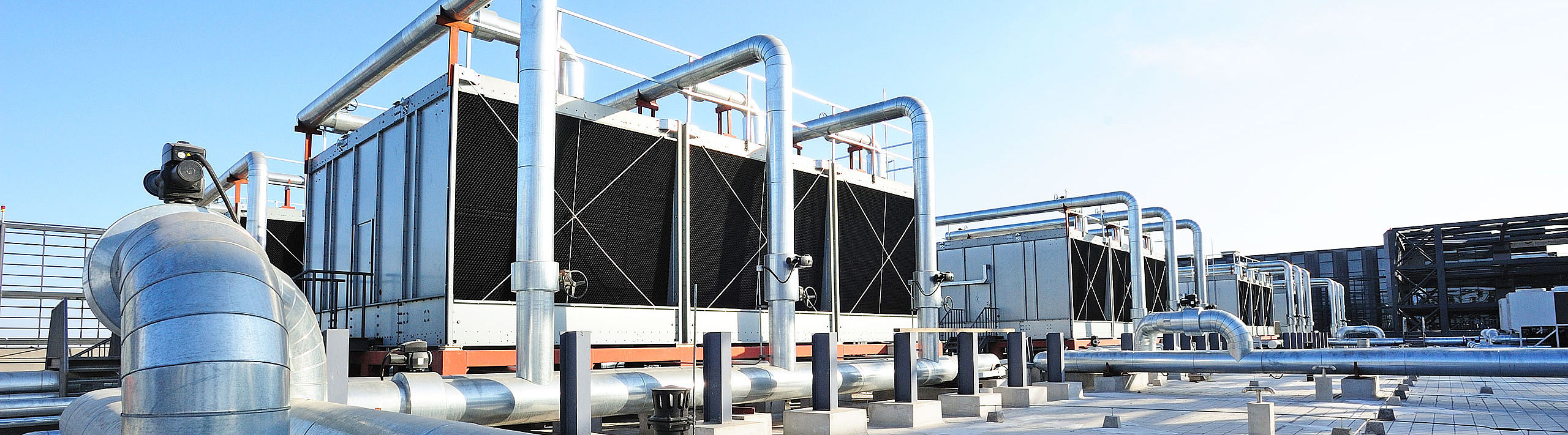 banner cooling towers cooling system on a roof