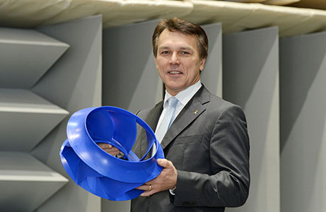 ZIEHL-ABEGG chairman Fenkl with ZAvblue ZIEHL-ABEGG chairman Fenkl with ZAvblue