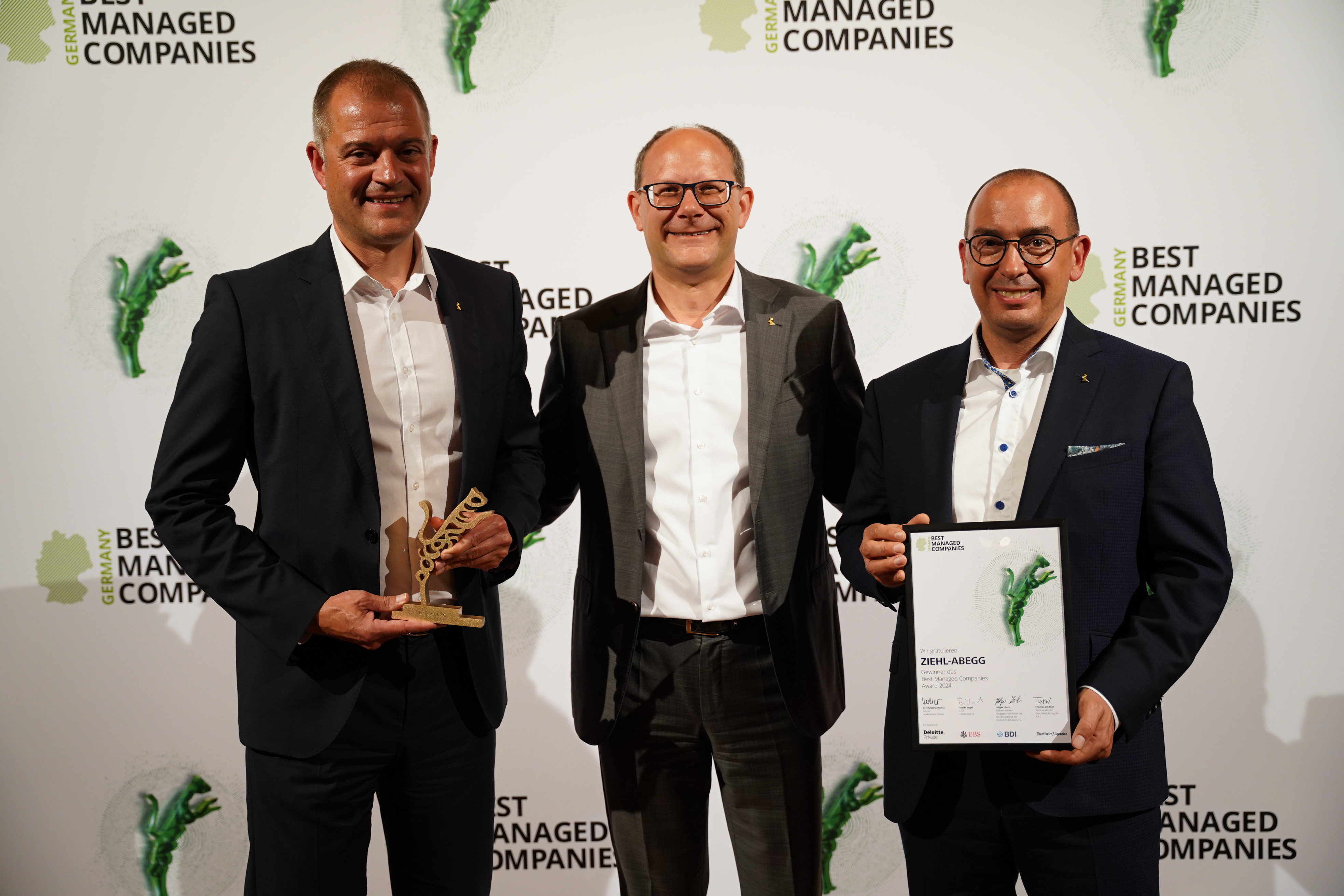 Die Vorstände Joachim Ley, Olaf Kanig und Wolfgang Mayer mit dem Best Managed Companies Award
